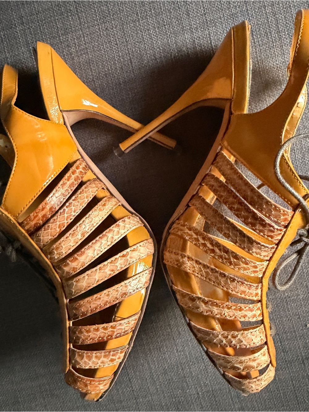 VINCE CAMUTO Women's Mustard Yellow Strappy High-Heel Sandals SIZE 6B/36